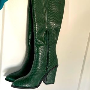 DOLCE VITA Green Snake Skin Cowboy Boots